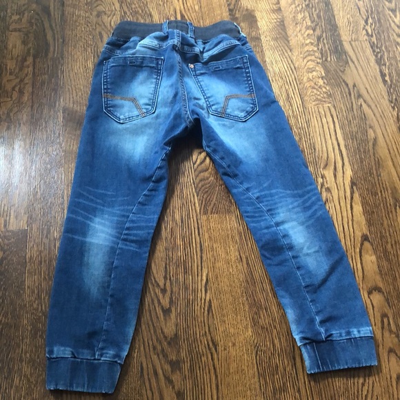 Jeans with elastic bottom - Picture 2 of 6